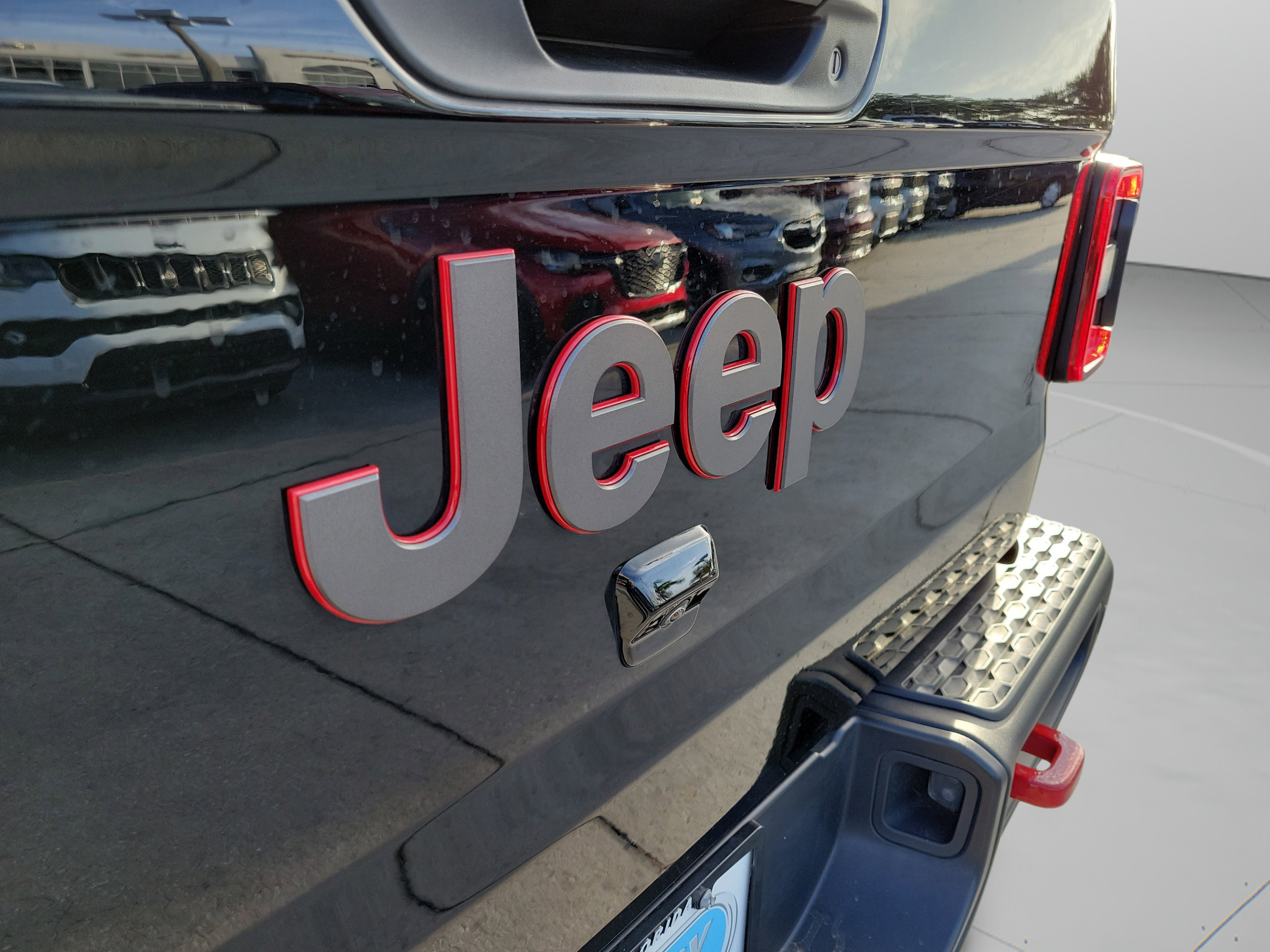 Used 2023 Jeep Gladiator Rubicon w/ LED Lighting Group AWD/4WD image 28