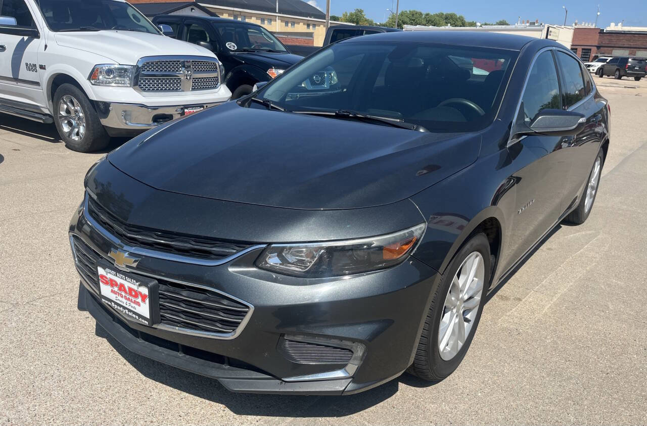 Used 2017 Chevrolet Malibu LT image 2