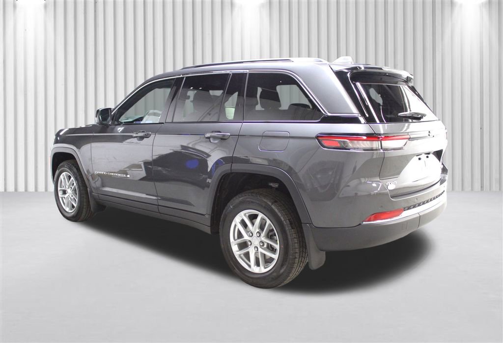 New 2025 Jeep Grand Cherokee Laredo X w/ Luxury Tech Group I image 4