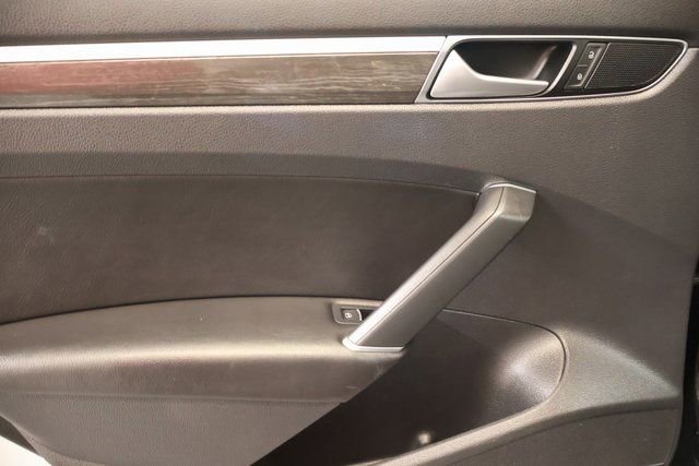 Used 2016 Volkswagen Passat 1.8T SE image 28