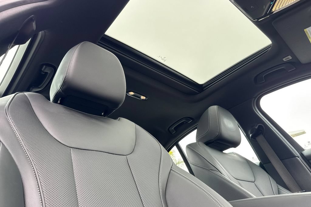 Used 2025 BMW M340i RWD image 17