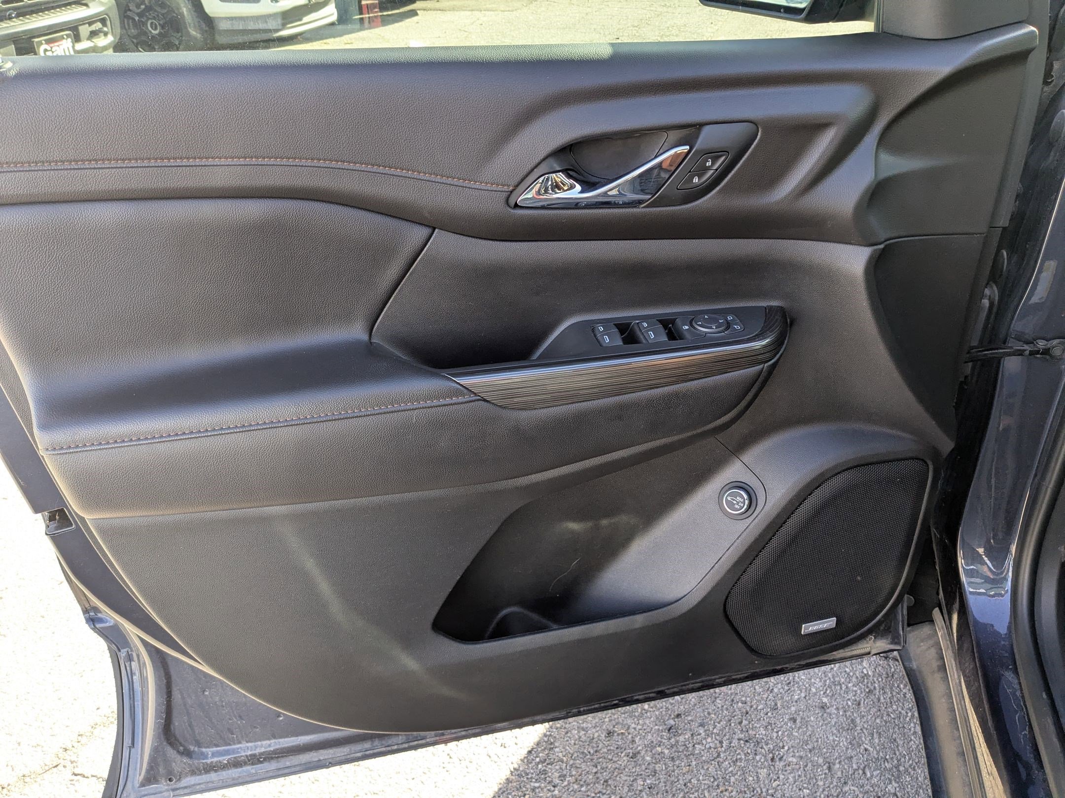 Used 2019 GMC Acadia SLT image 14