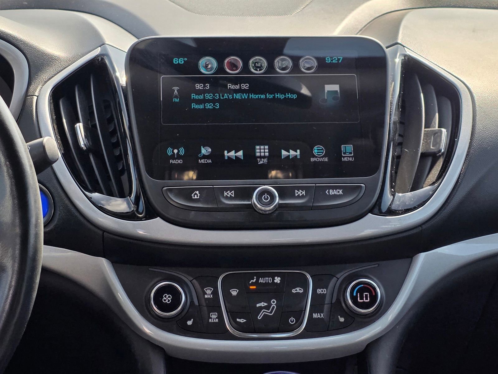 Used 2017 Chevrolet Volt LT w/ Comfort Package FWD image 17
