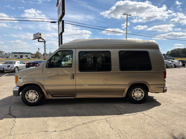 Used 2000 Ford E-150 and Econoline 150 image 9