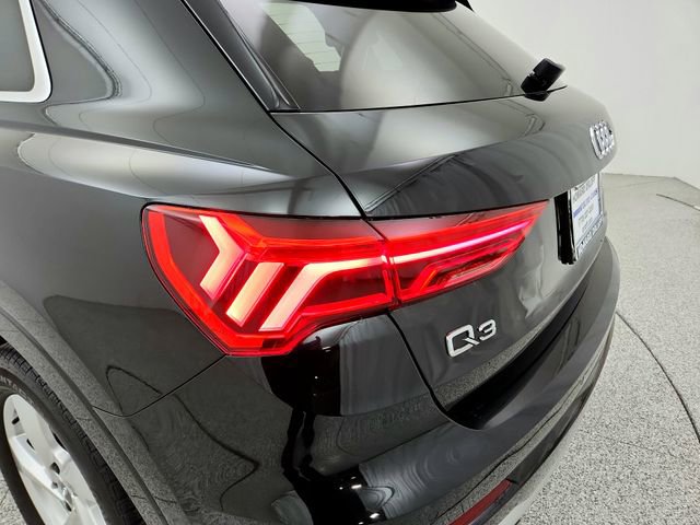 Used 2020 Audi Q3 2.0T Premium image 28