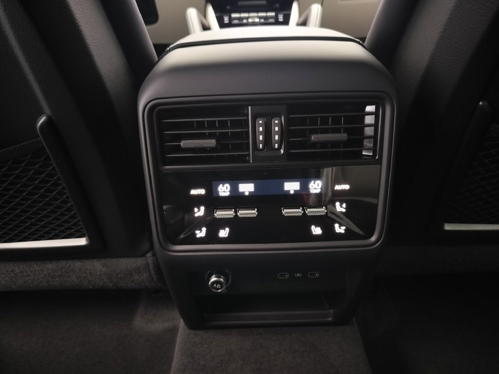 New 2026 Porsche Cayenne S AWD/4WD image 17