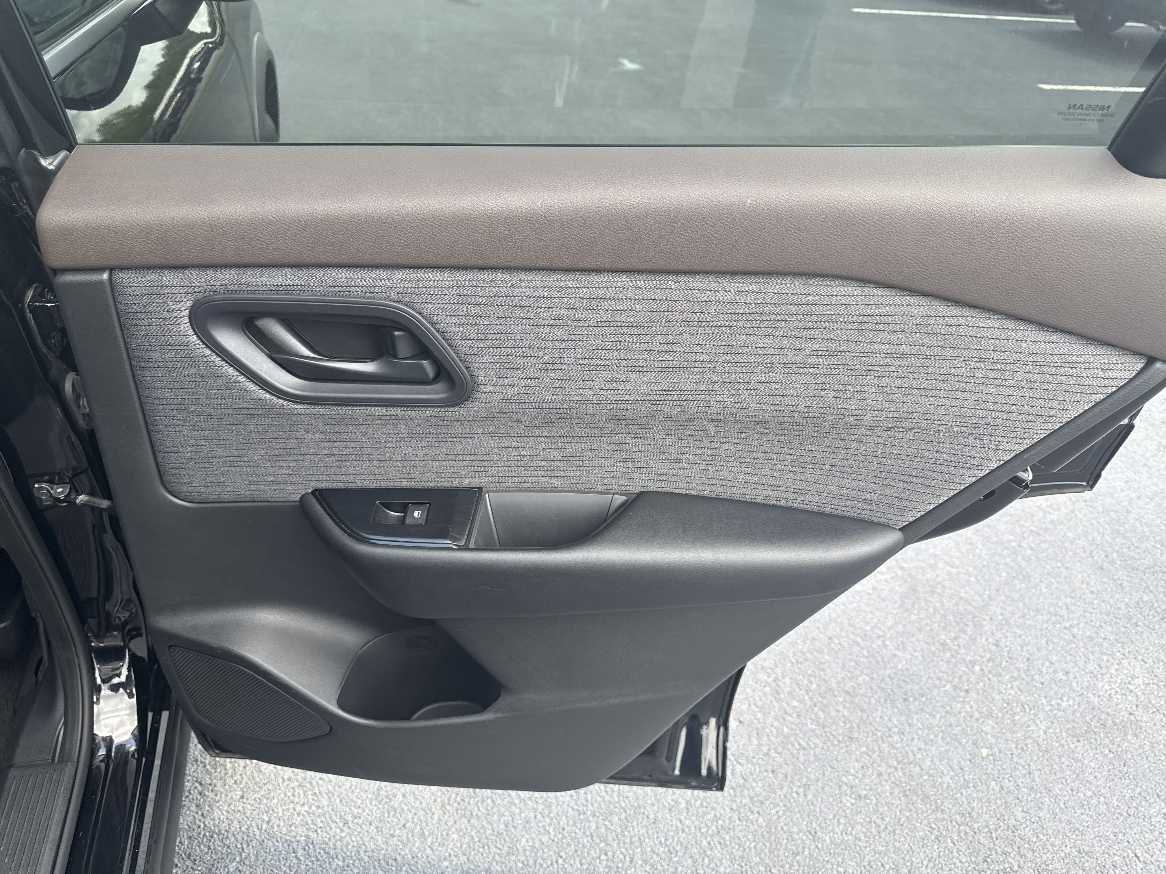 Used 2023 Nissan Rogue S image 32