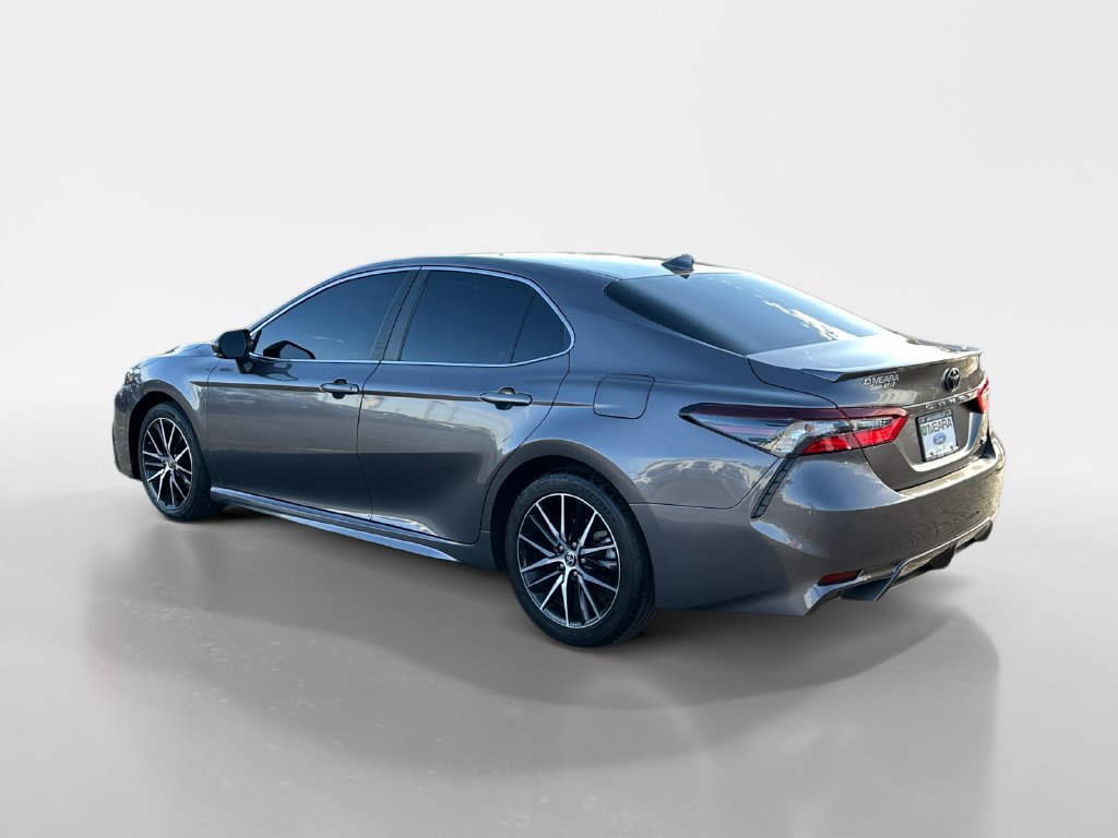 Used 2023 Toyota Camry SE FWD image 3