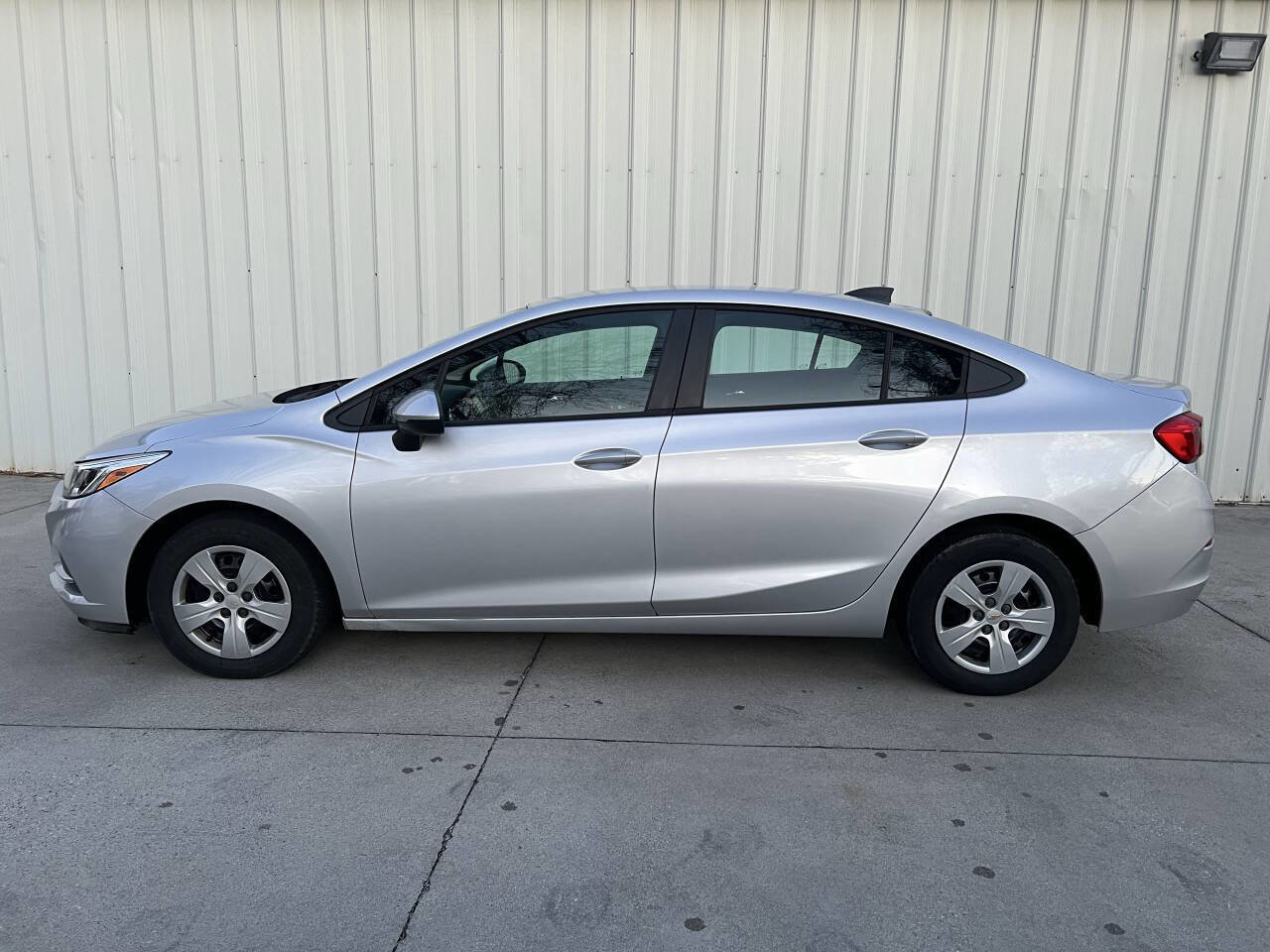 Used 2018 Chevrolet Cruze LS image 6