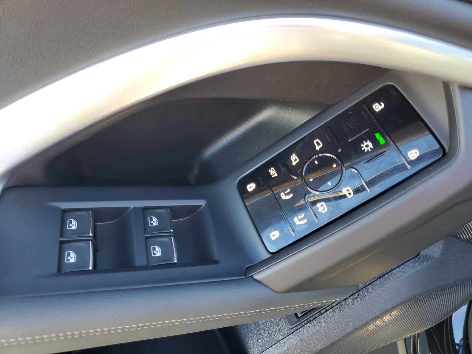 Used 2025 Audi Q5 Premium w/ Convenience Package image 21