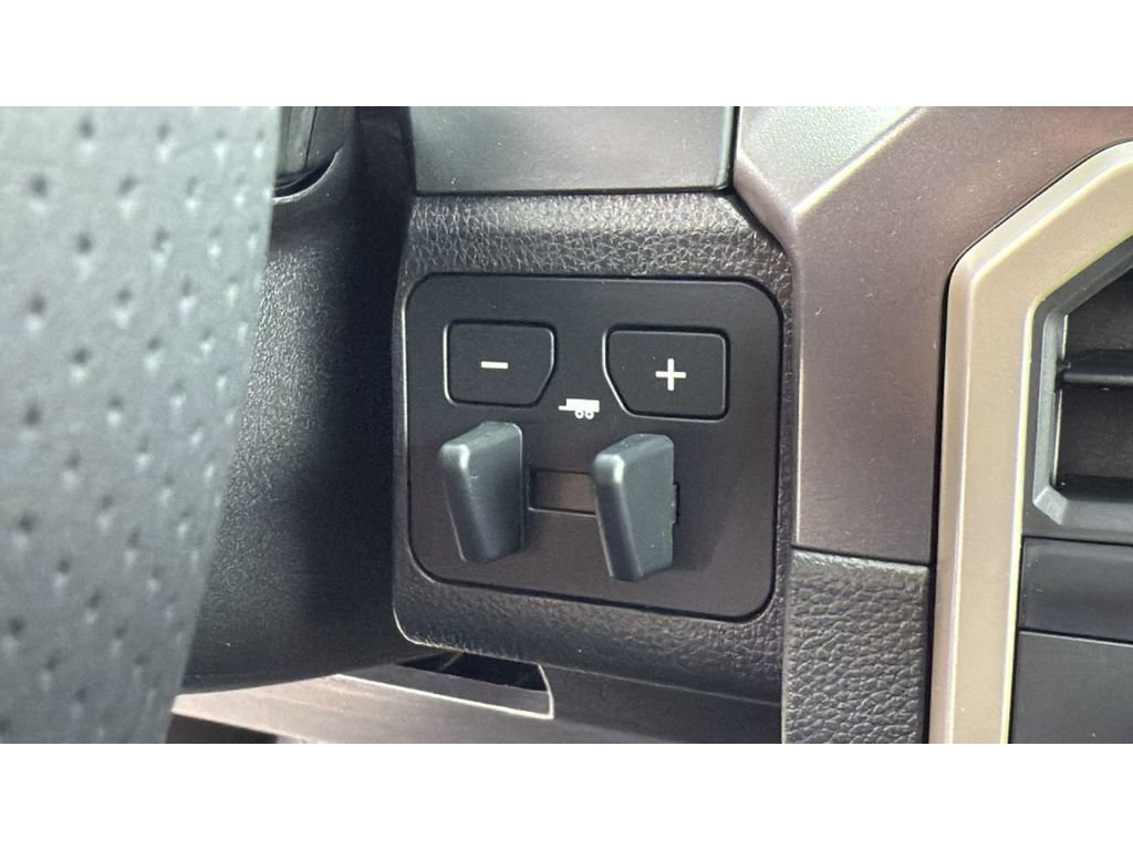 Certified 2025 Toyota Tacoma SR5 w/ SR5 Upgrade Package AWD/4WD image 25