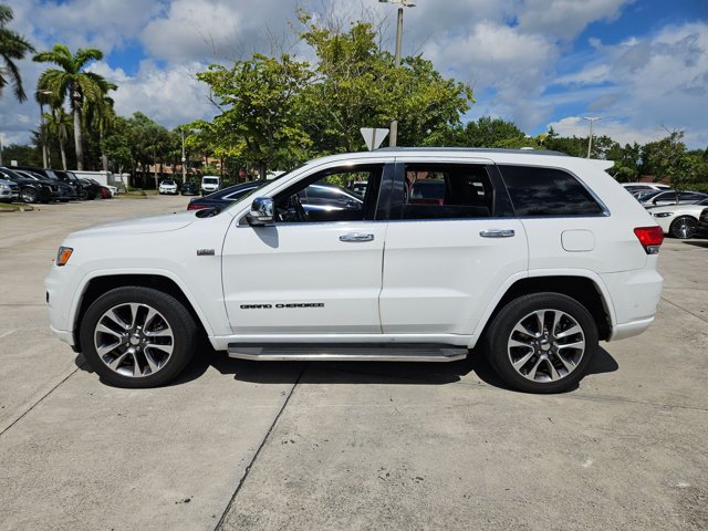 Used 2017 Jeep Grand Cherokee Overland w/ Jeep Active Safety Group AWD/4WD image 6