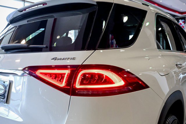 Used 2020 Mercedes-Benz GLE 350 4MATIC w/ Premium Package image 17