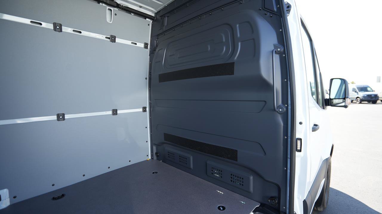 New 2025 Mercedes-Benz Sprinter 2500 image 9