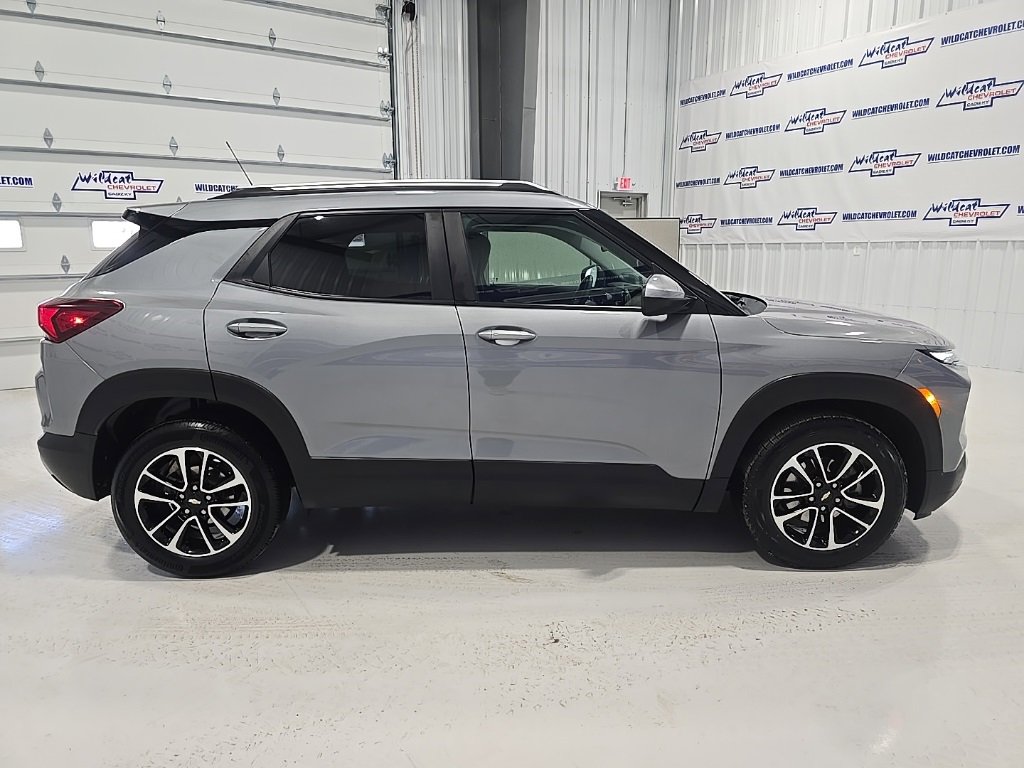 Used 2025 Chevrolet TrailBlazer LT image 9