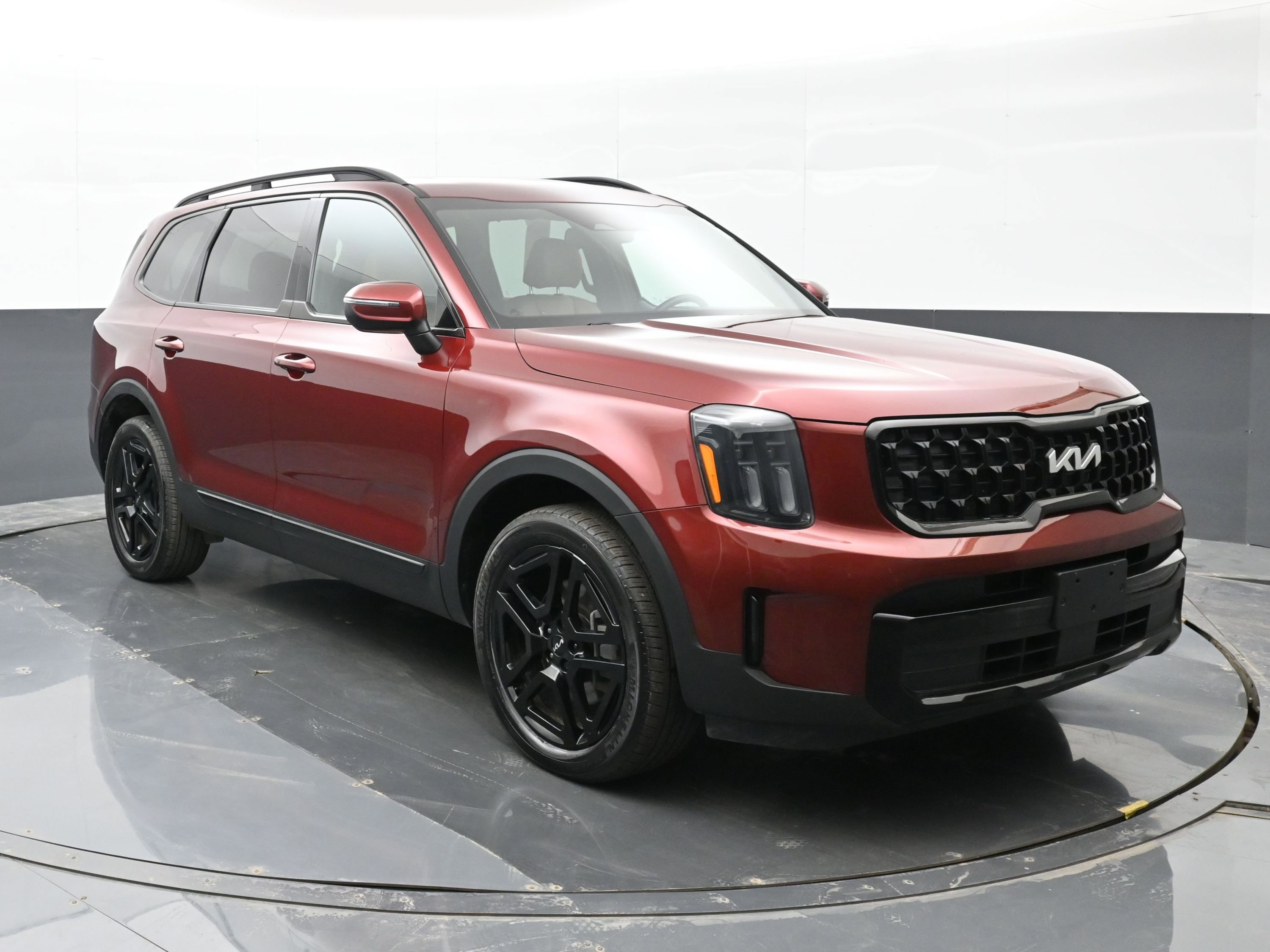 Used 2024 Kia Telluride EX X-Line image 2