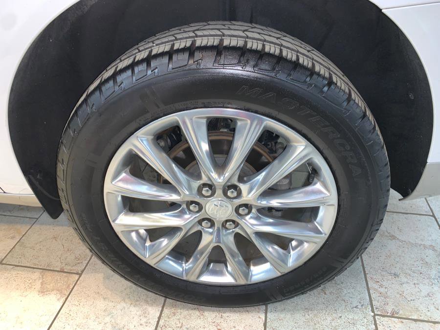 Used 2020 Buick Enclave Premium w/ Sun and Sites Package image 11