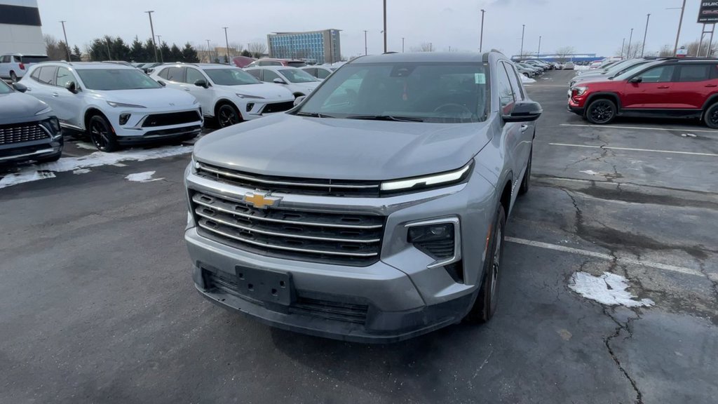 Used 2025 Chevrolet Traverse LT FWD image 5