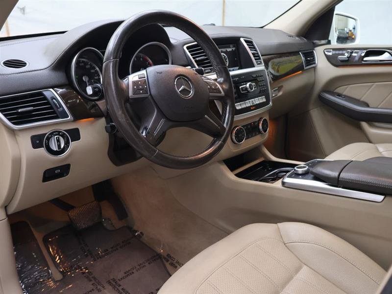 Used 2015 Mercedes-Benz GL 450 4MATIC w/ Appearance Package image 19