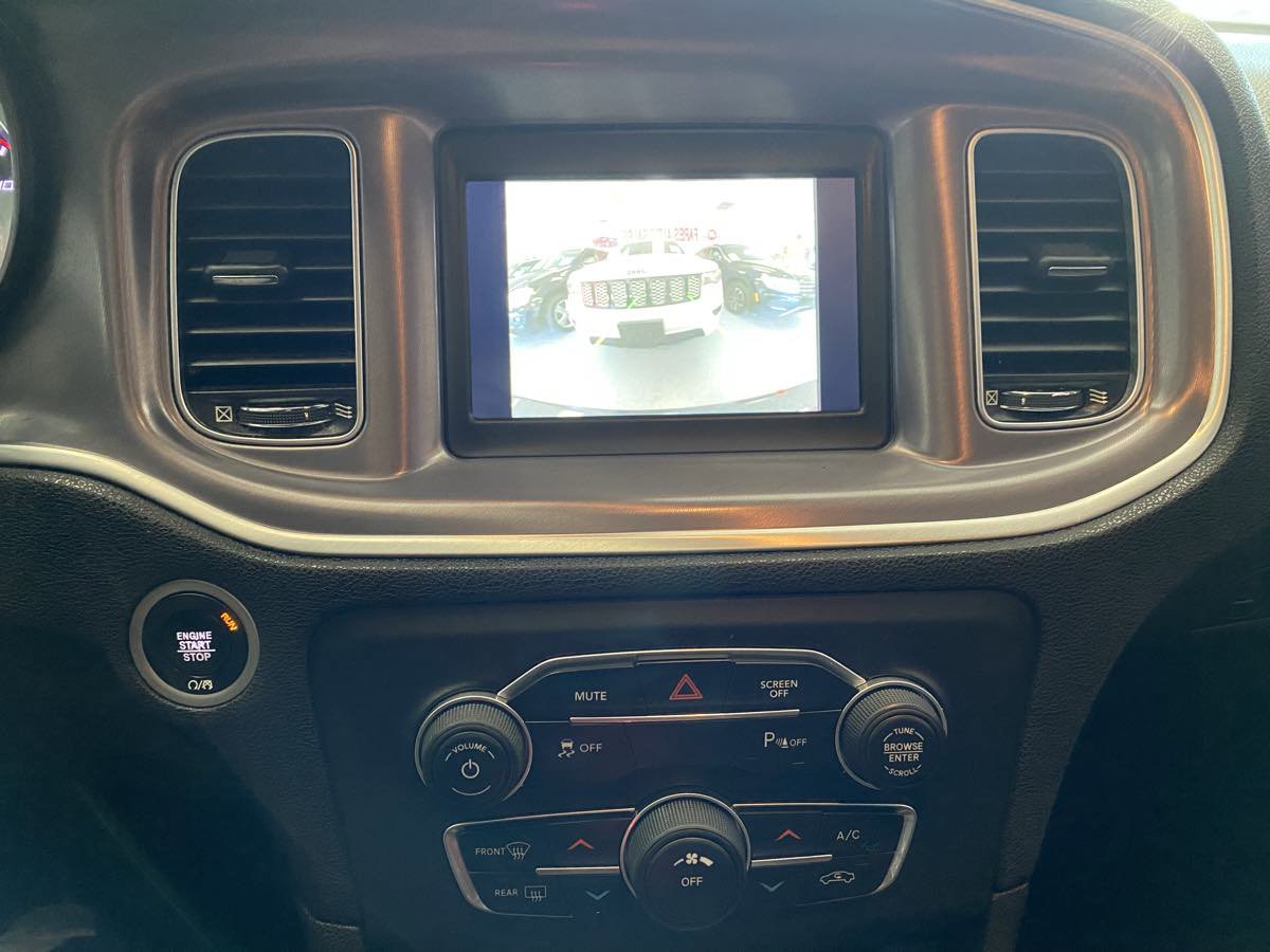 Used 2019 Dodge Charger SXT image 16