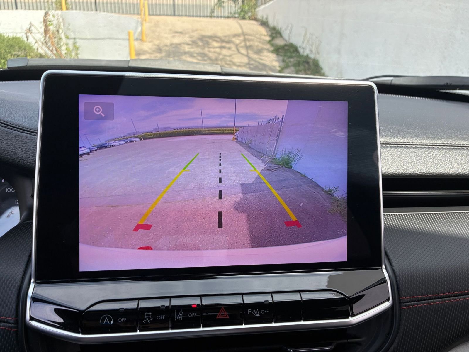 Used 2025 Jeep Compass Trailhawk image 23