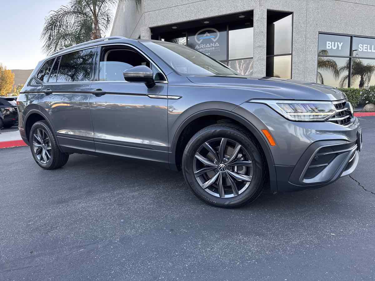 Used 2022 Volkswagen Tiguan SE image 3