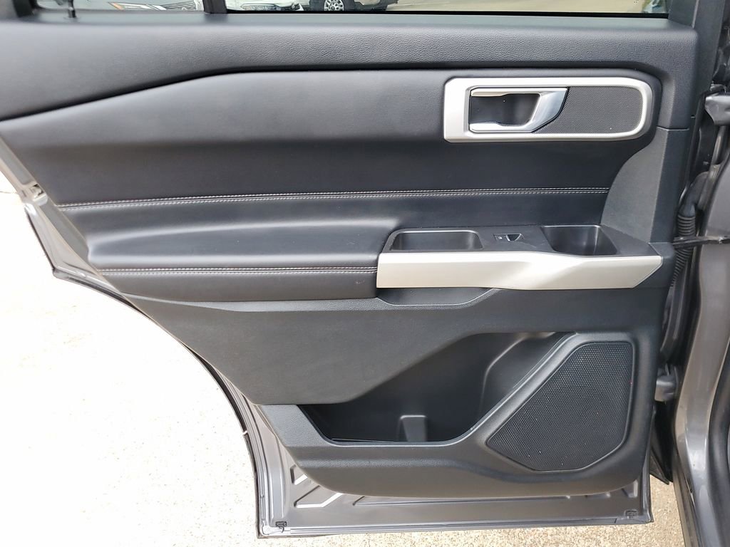 Used 2022 Ford Explorer XLT RWD image 14