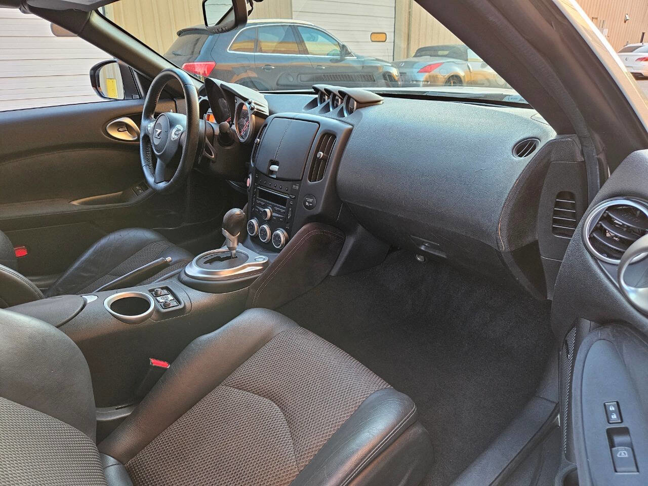 Used 2010 Nissan 370Z Touring image 13