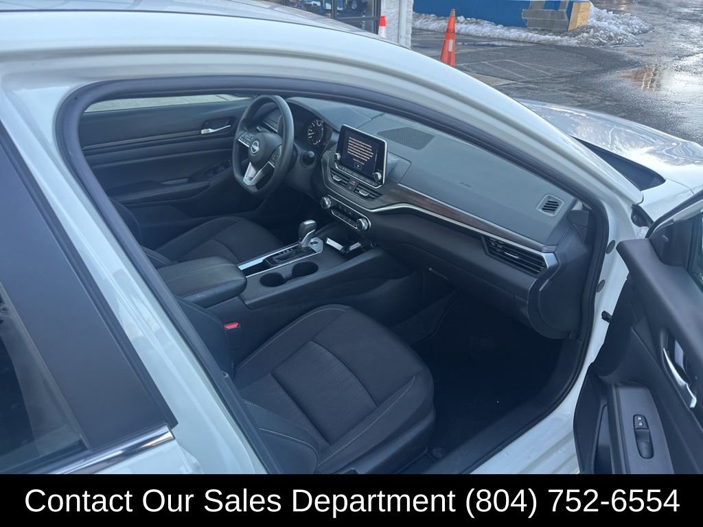 Used 2025 Nissan Altima 2.5 SV image 16