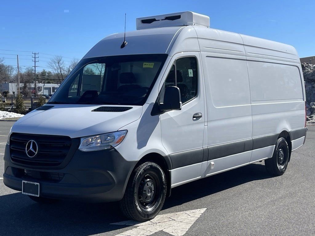 New 2025 Mercedes-Benz Sprinter 2500 image 2