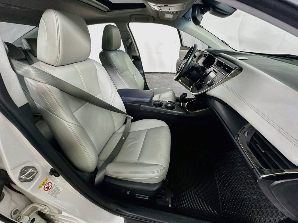 Used 2017 Toyota Avalon Touring FWD image 14