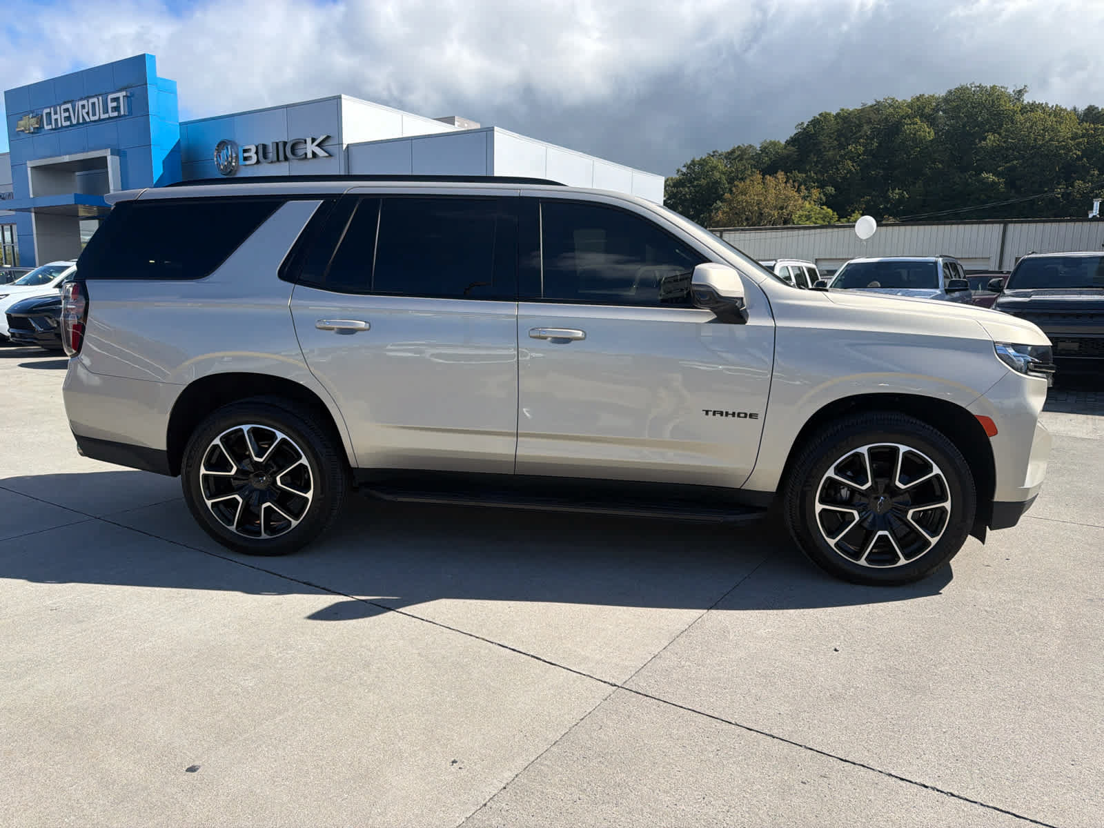 Used 2022 Chevrolet Tahoe RST w/ Sport Performance Package AWD/4WD image 5