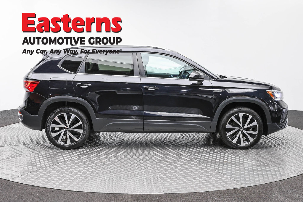 Used 2024 Volkswagen Taos SE FWD image 5