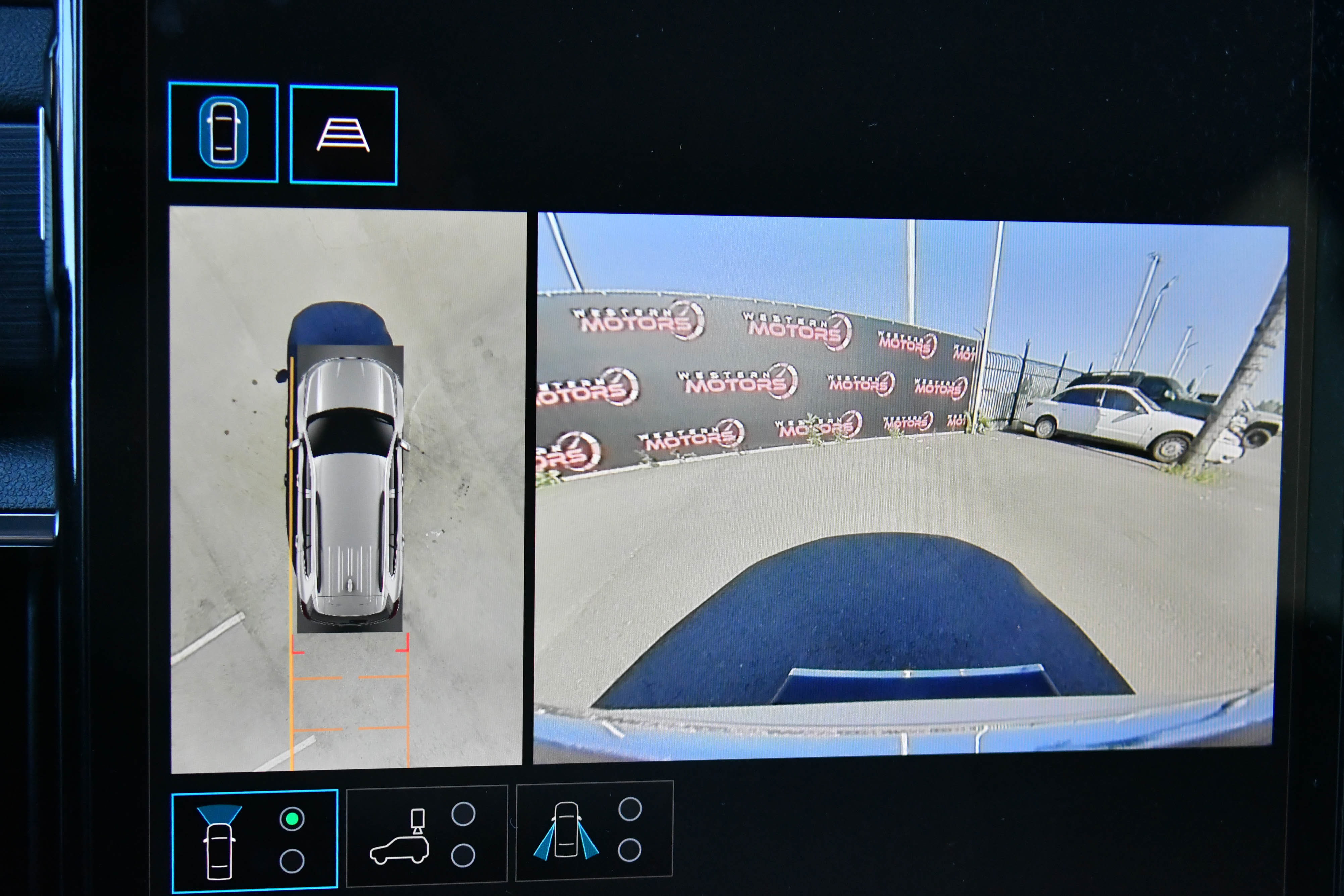 Used 2024 GMC Acadia Elevation image 21