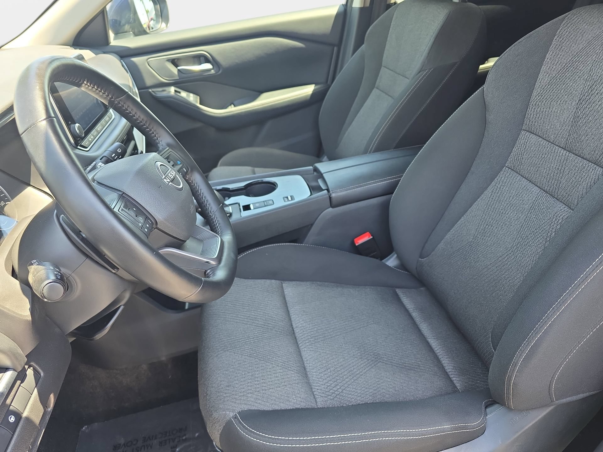 Used 2025 Nissan Rogue SV FWD image 15