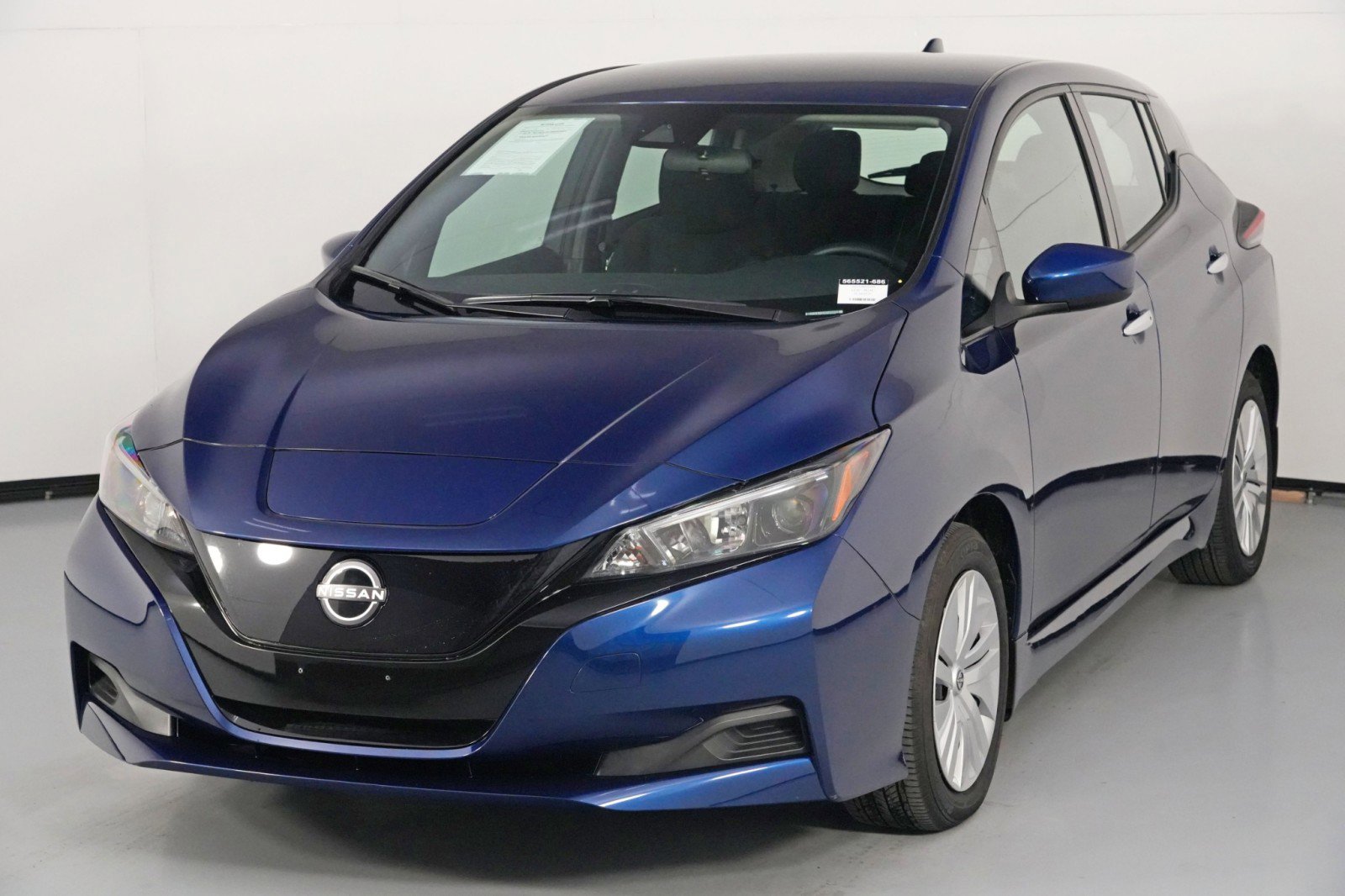 Used 2025 Nissan Leaf S image 42