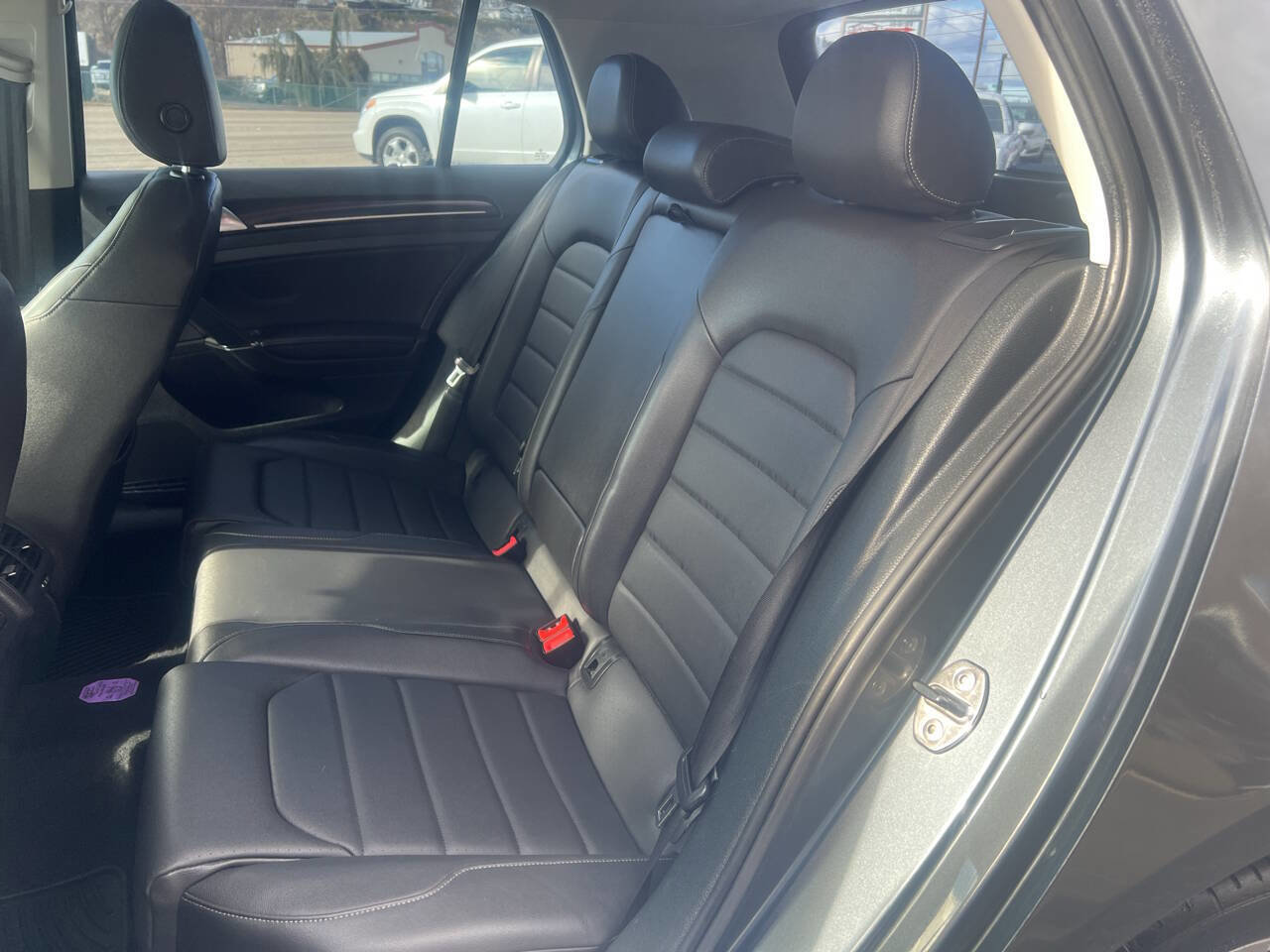 Used 2015 Volkswagen Golf SEL image 14