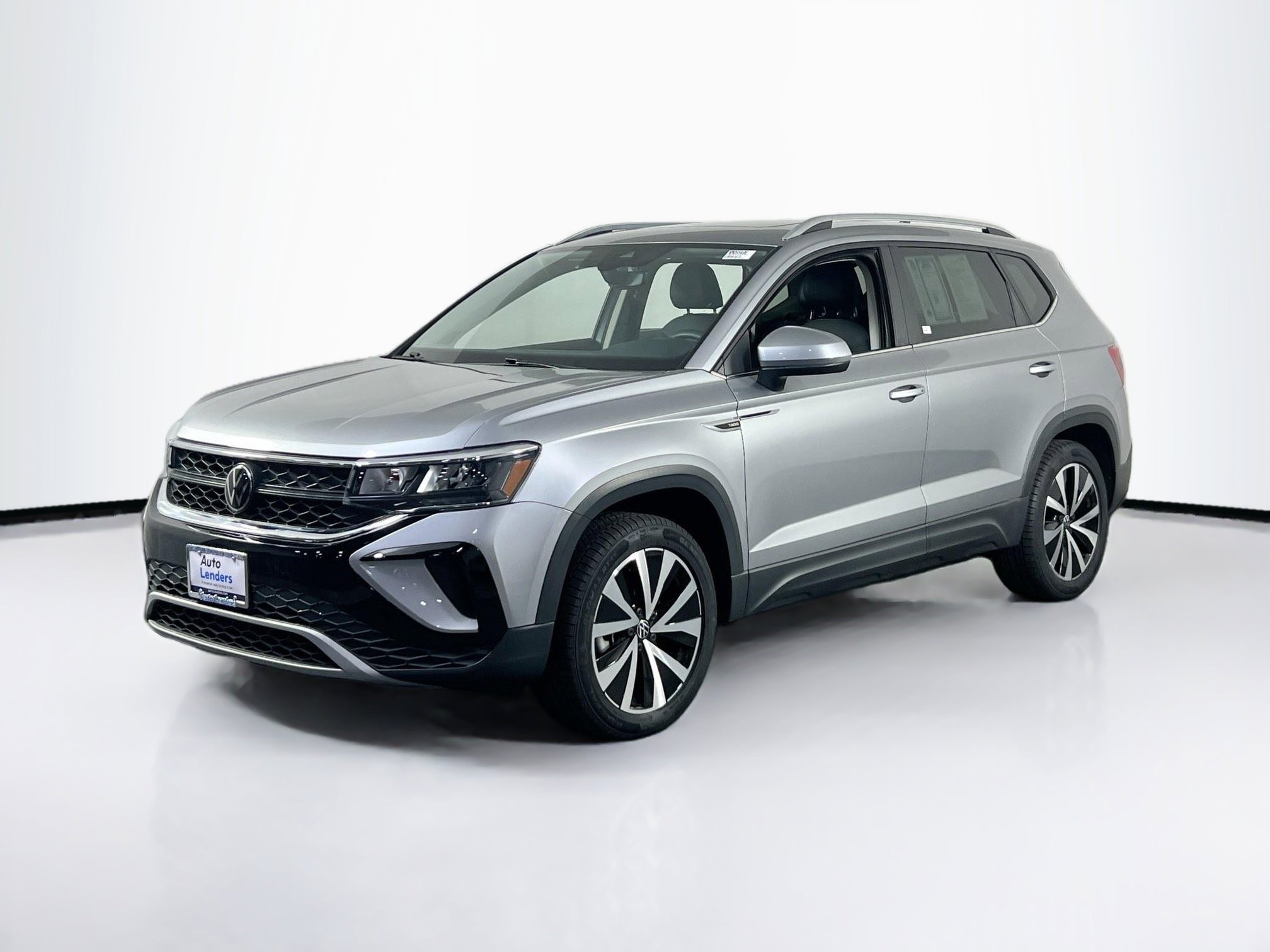Used 2022 Volkswagen Taos SE AWD/4WD image 1