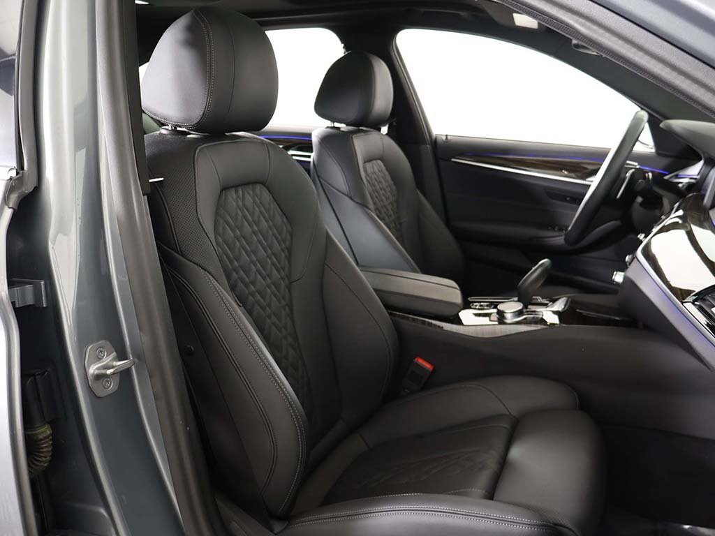 Used 2023 BMW 530i xDrive w/ Convenience Package image 32
