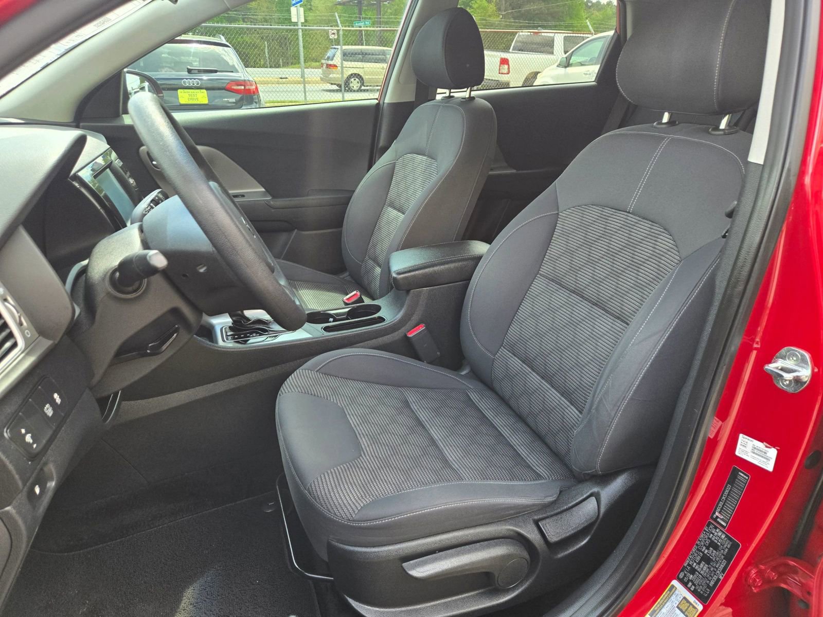 Used 2019 Kia Niro LX image 6