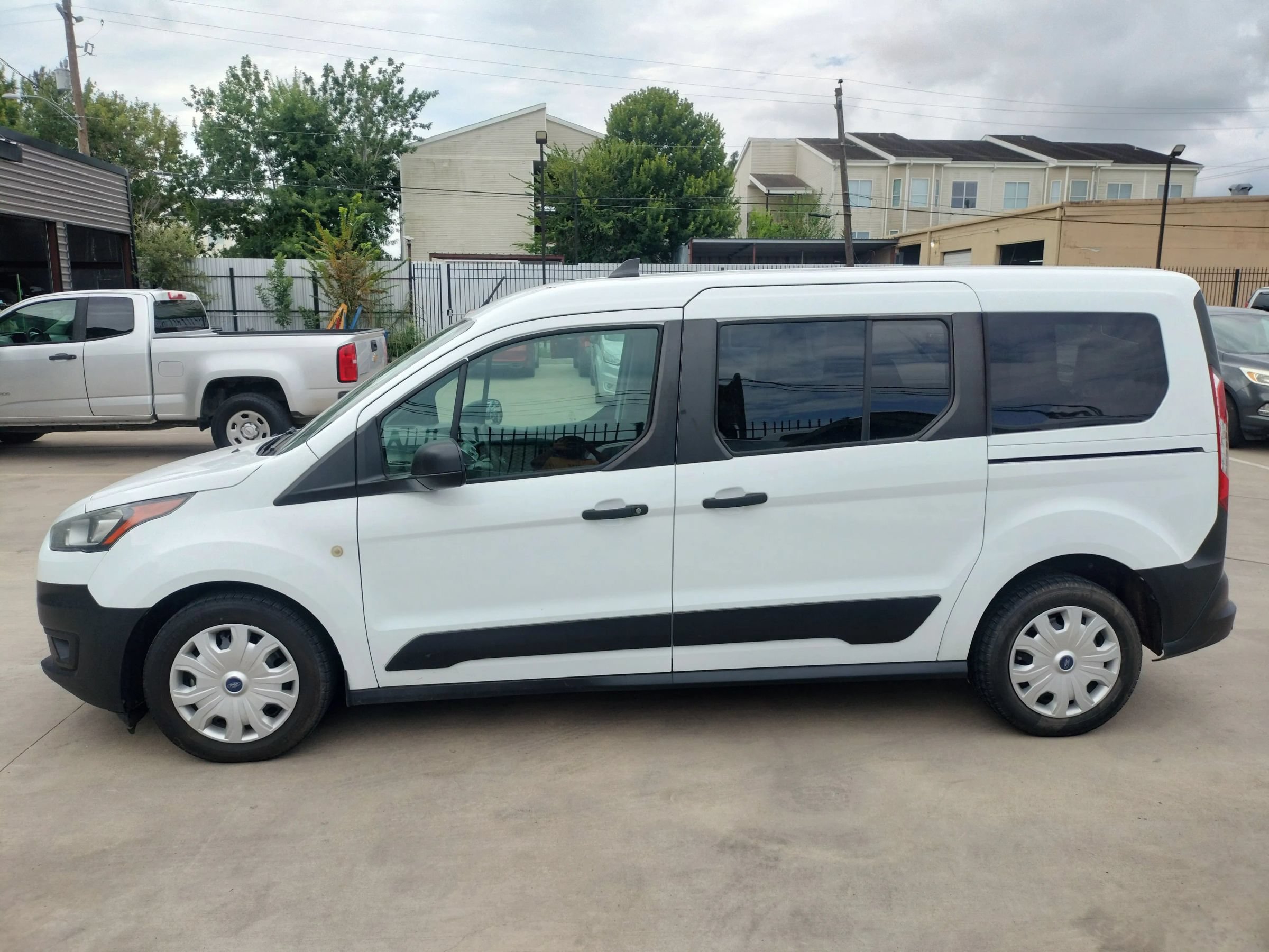 Used 2022 Ford Transit Connect XL FWD image 3