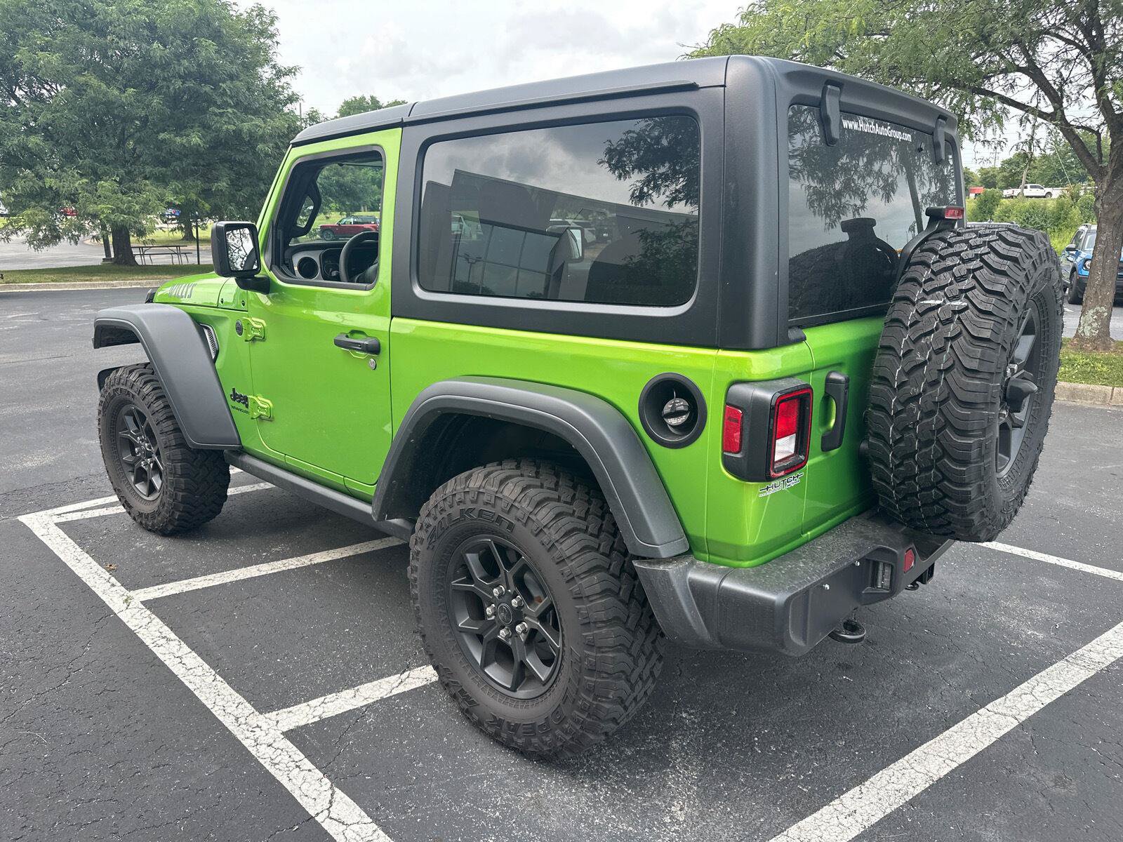 Used 2025 Jeep Wrangler Sport AWD/4WD image 11