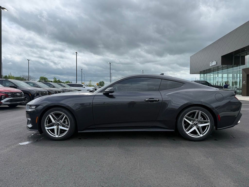 Used 2024 Ford Mustang Premium image 8