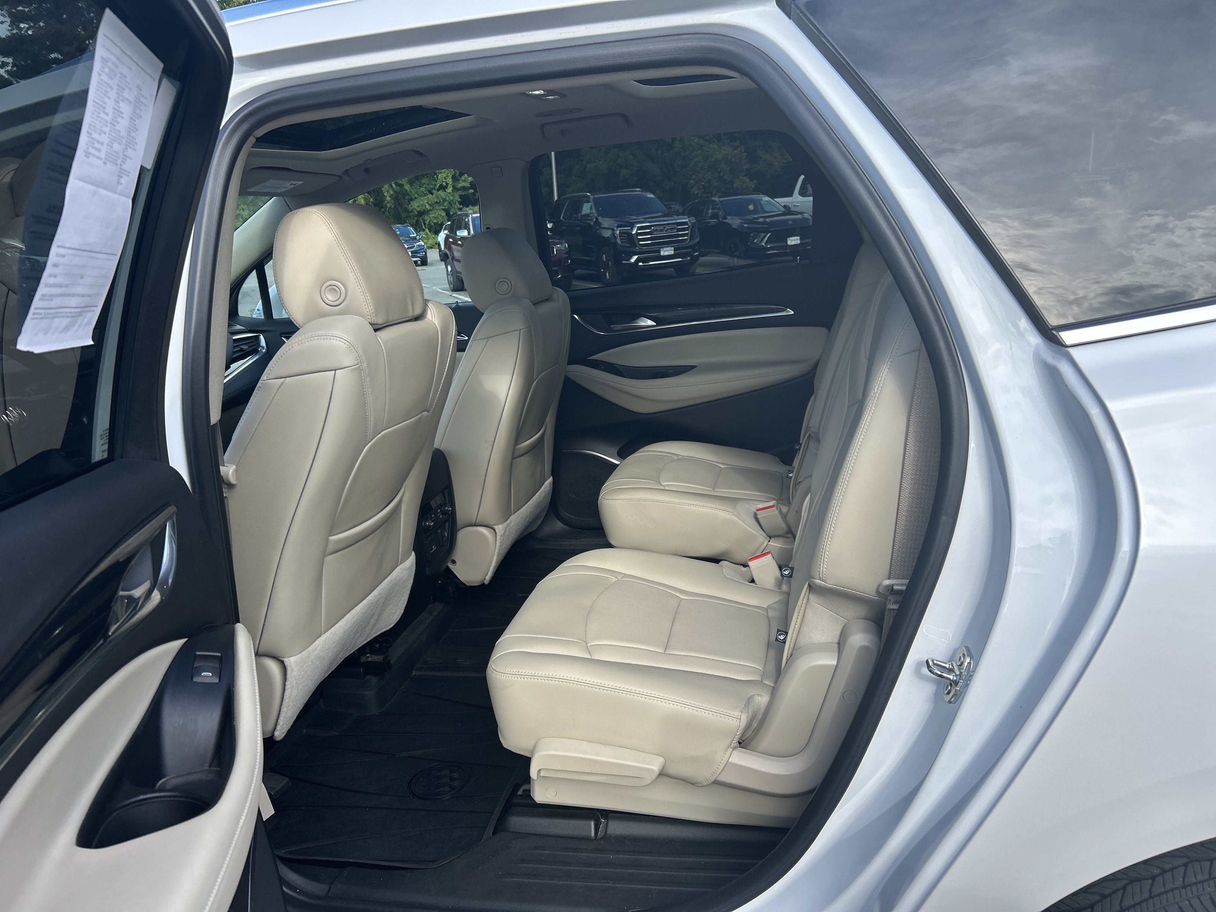 Used 2020 Buick Enclave Premium w/ Sun and Sites Package AWD/4WD image 27