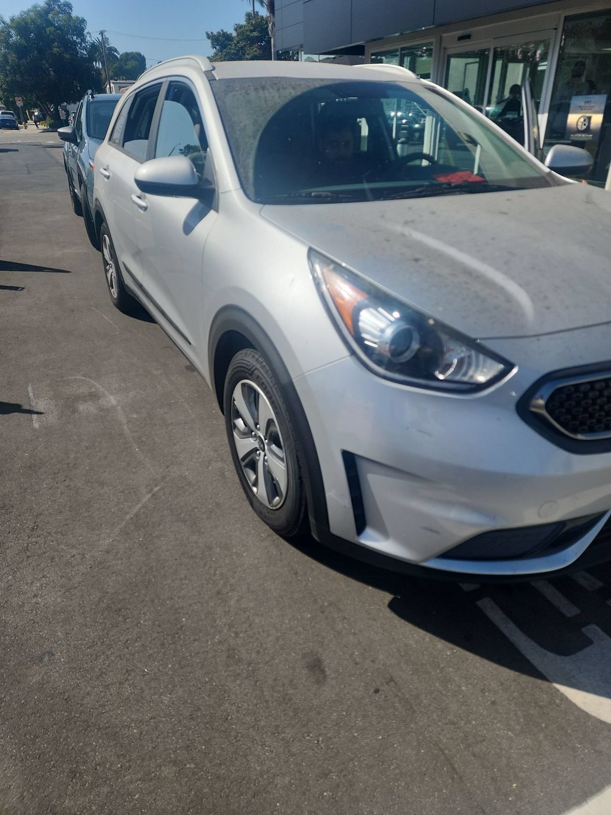 Used 2019 Kia Niro LX FWD image 2