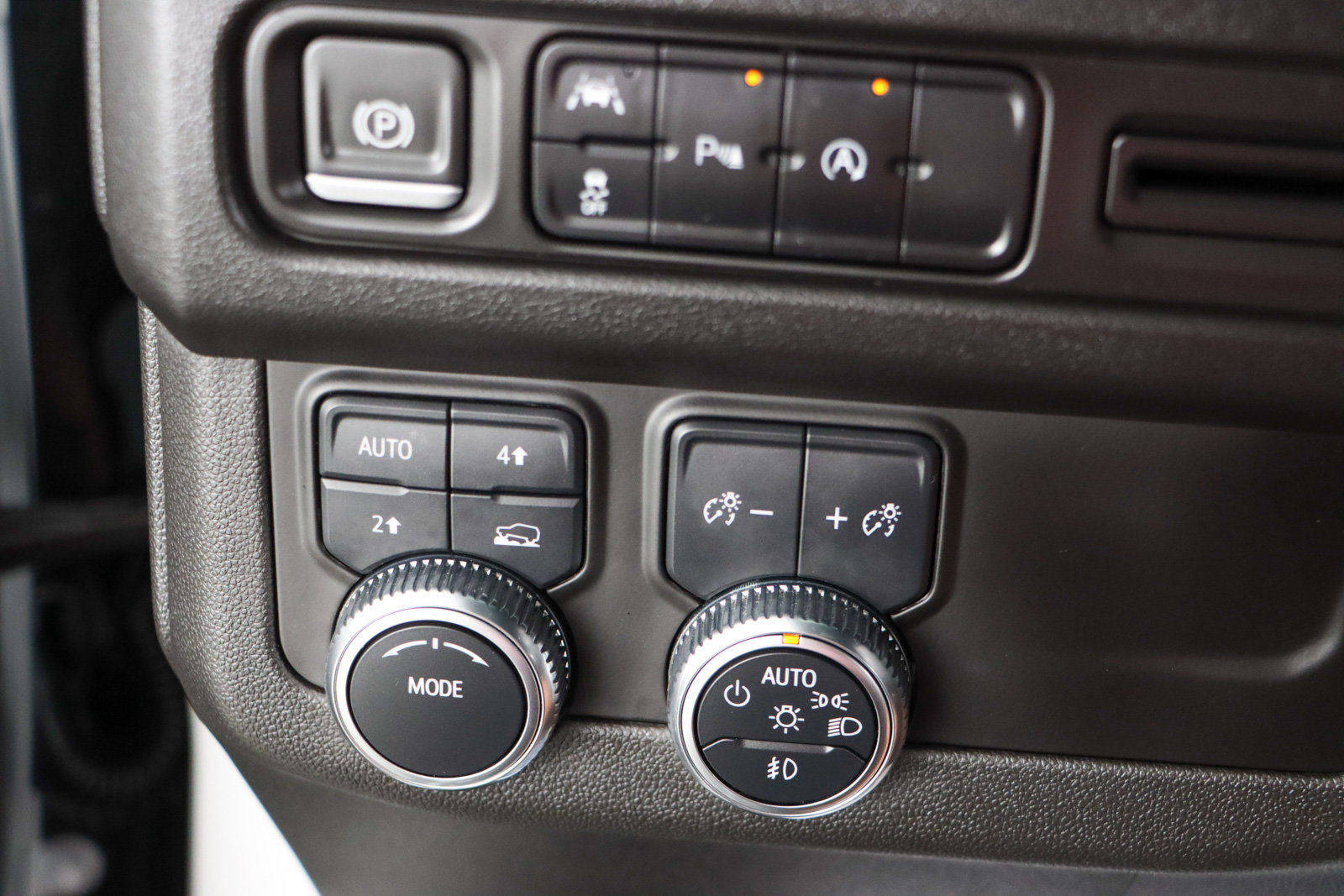 Used 2023 GMC Yukon SLT image 23