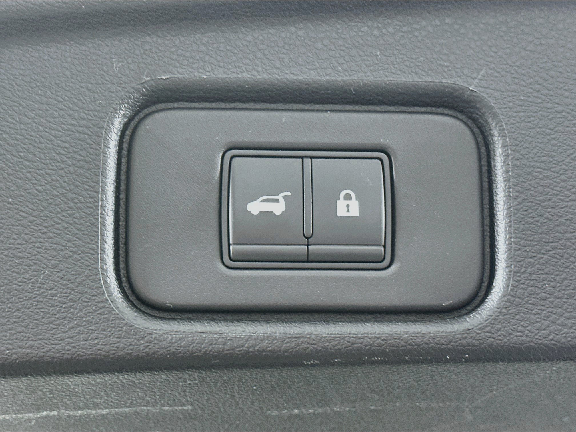 Used 2022 Nissan Pathfinder SL w/ SL Premium Package FWD image 32