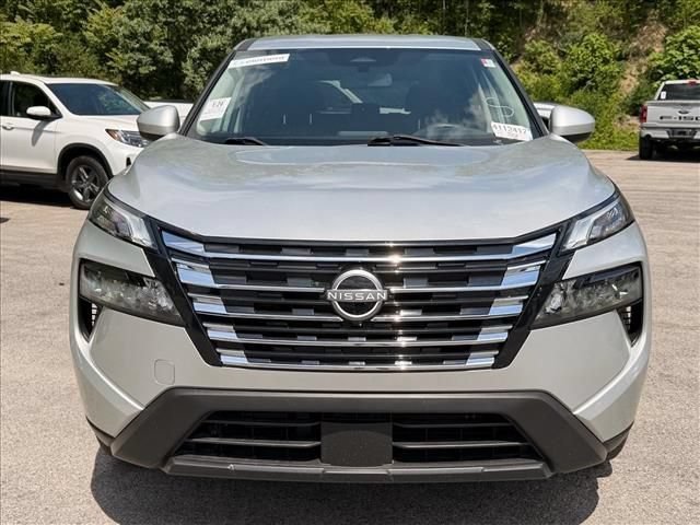 Used 2024 Nissan Rogue SV AWD/4WD image 10