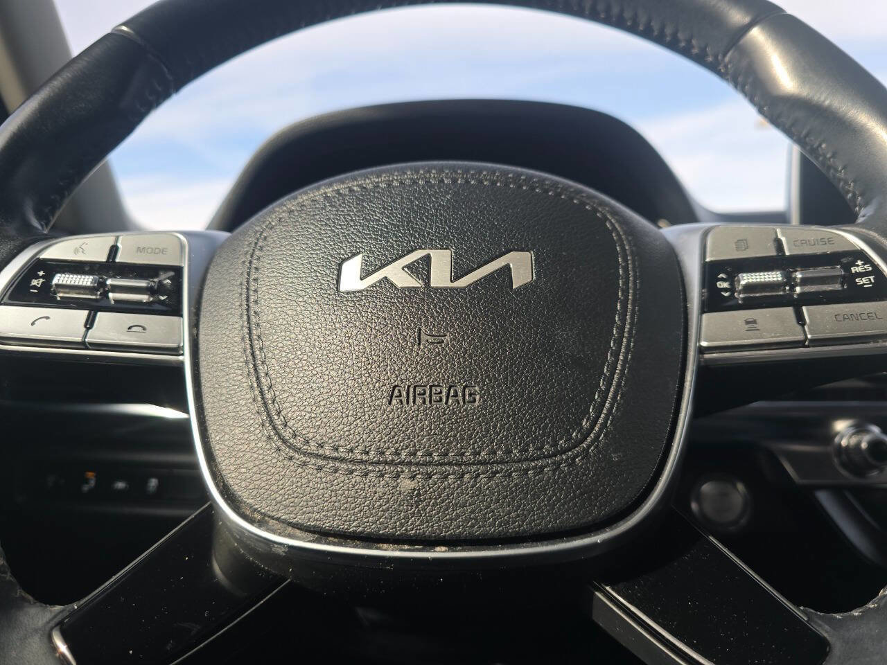 Used 2022 Kia Telluride S image 28