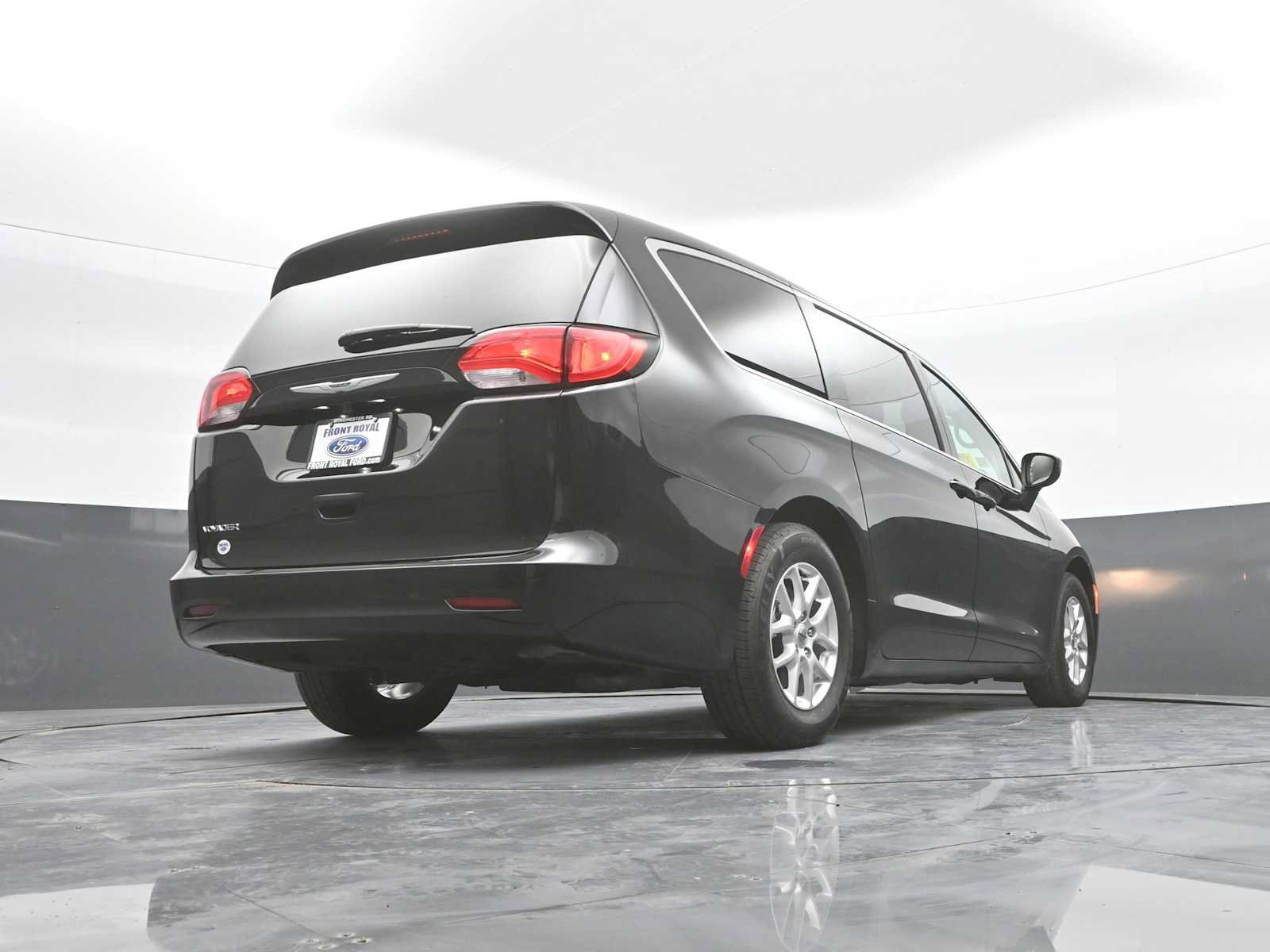 Used 2024 Chrysler Voyager LX FWD image 41
